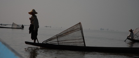 One legged boat rower in Inle.